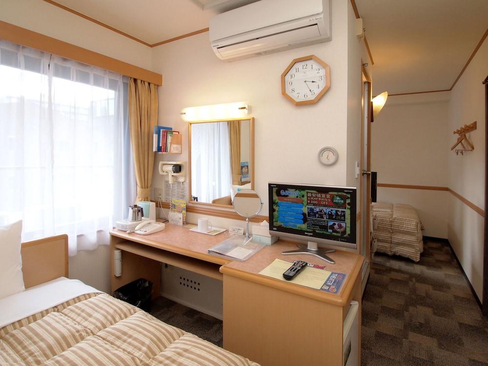 Toyoko Inn Okayama Eki Nishi Guchi Hiroba Екстериор снимка