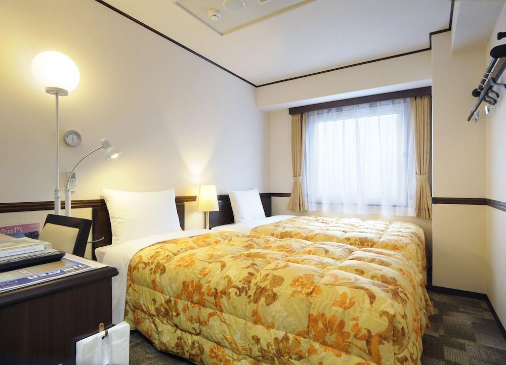 Toyoko Inn Okayama Eki Nishi Guchi Hiroba Екстериор снимка